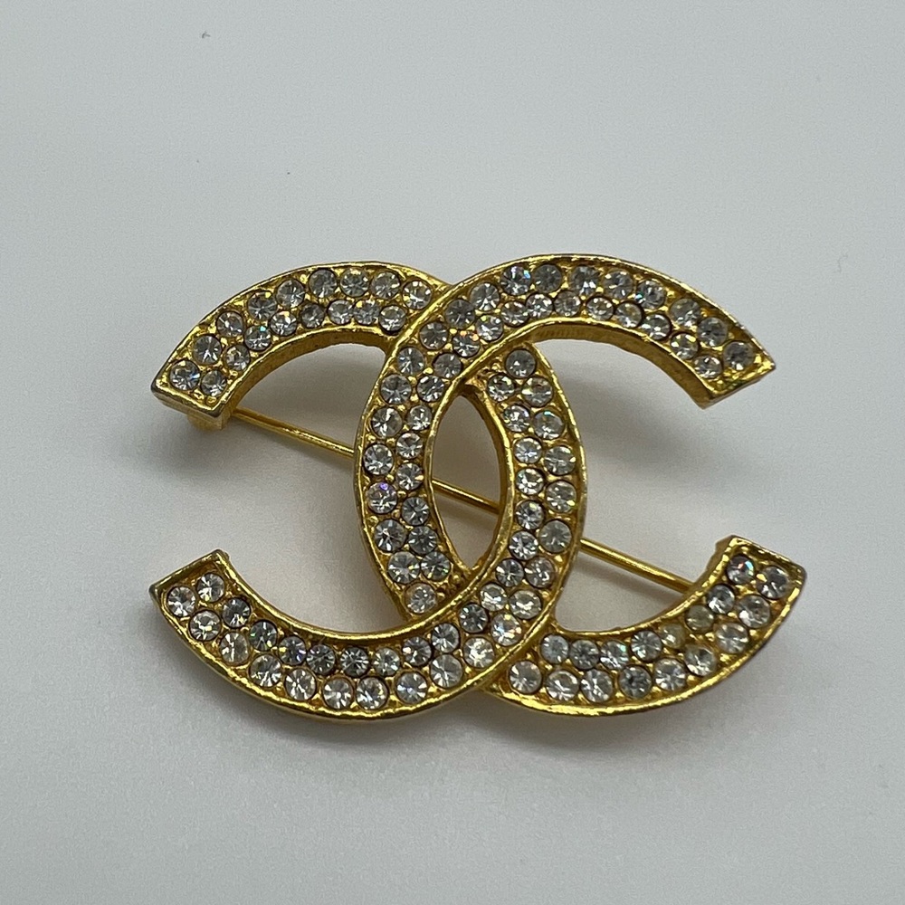 Authentic Chanel vintage gold CC Brooch - Picture 4 of 17